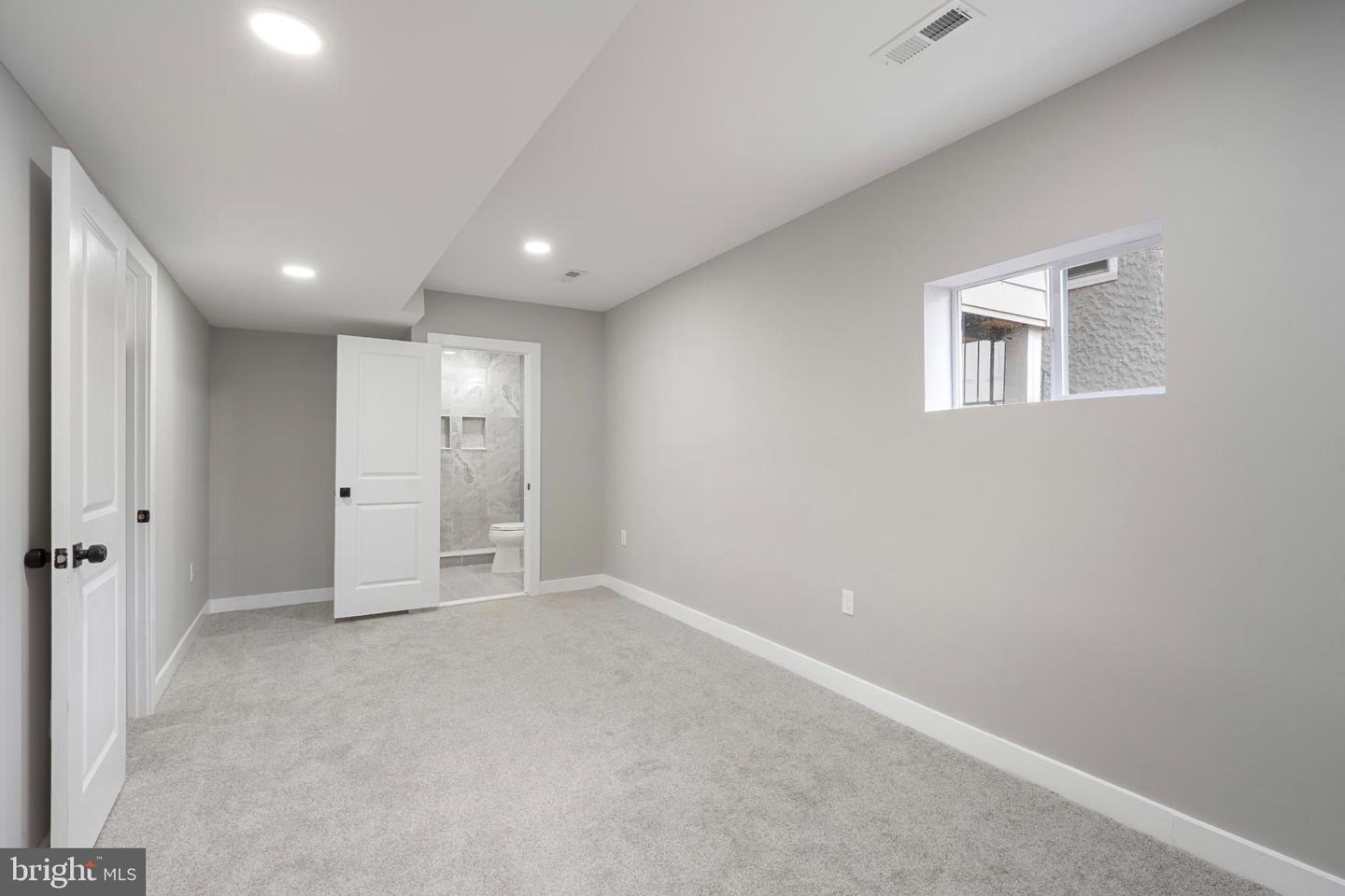 2316 MONROE ST NE, WASHINGTON, District Of Columbia 20018, 5 Bedrooms Bedrooms, 12 Rooms Rooms,4 BathroomsBathrooms,Residential,For sale,2316 MONROE ST NE,DCDC2215516 MLS # DCDC2215516