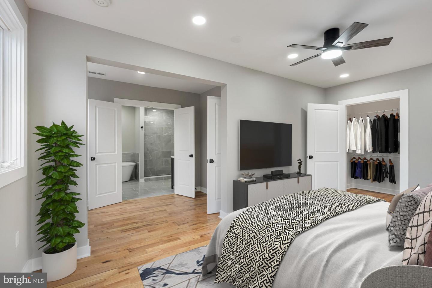 2316 MONROE ST NE, WASHINGTON, District Of Columbia 20018, 5 Bedrooms Bedrooms, 12 Rooms Rooms,4 BathroomsBathrooms,Residential,For sale,2316 MONROE ST NE,DCDC2215516 MLS # DCDC2215516