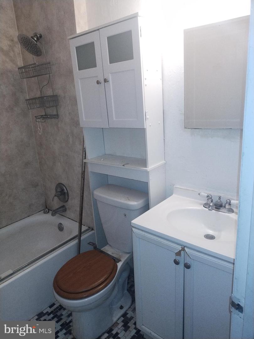 2221 RIDGE PL SE, WASHINGTON, District Of Columbia 20020, 3 Bedrooms Bedrooms, ,1 BathroomBathrooms,Residential,For sale,2221 RIDGE PL SE,DCDC2224008 MLS # DCDC2224008