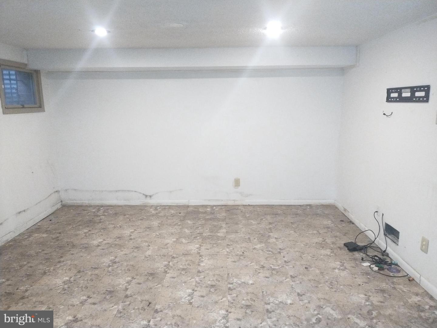 2221 RIDGE PL SE, WASHINGTON, District Of Columbia 20020, 3 Bedrooms Bedrooms, ,1 BathroomBathrooms,Residential,For sale,2221 RIDGE PL SE,DCDC2224008 MLS # DCDC2224008