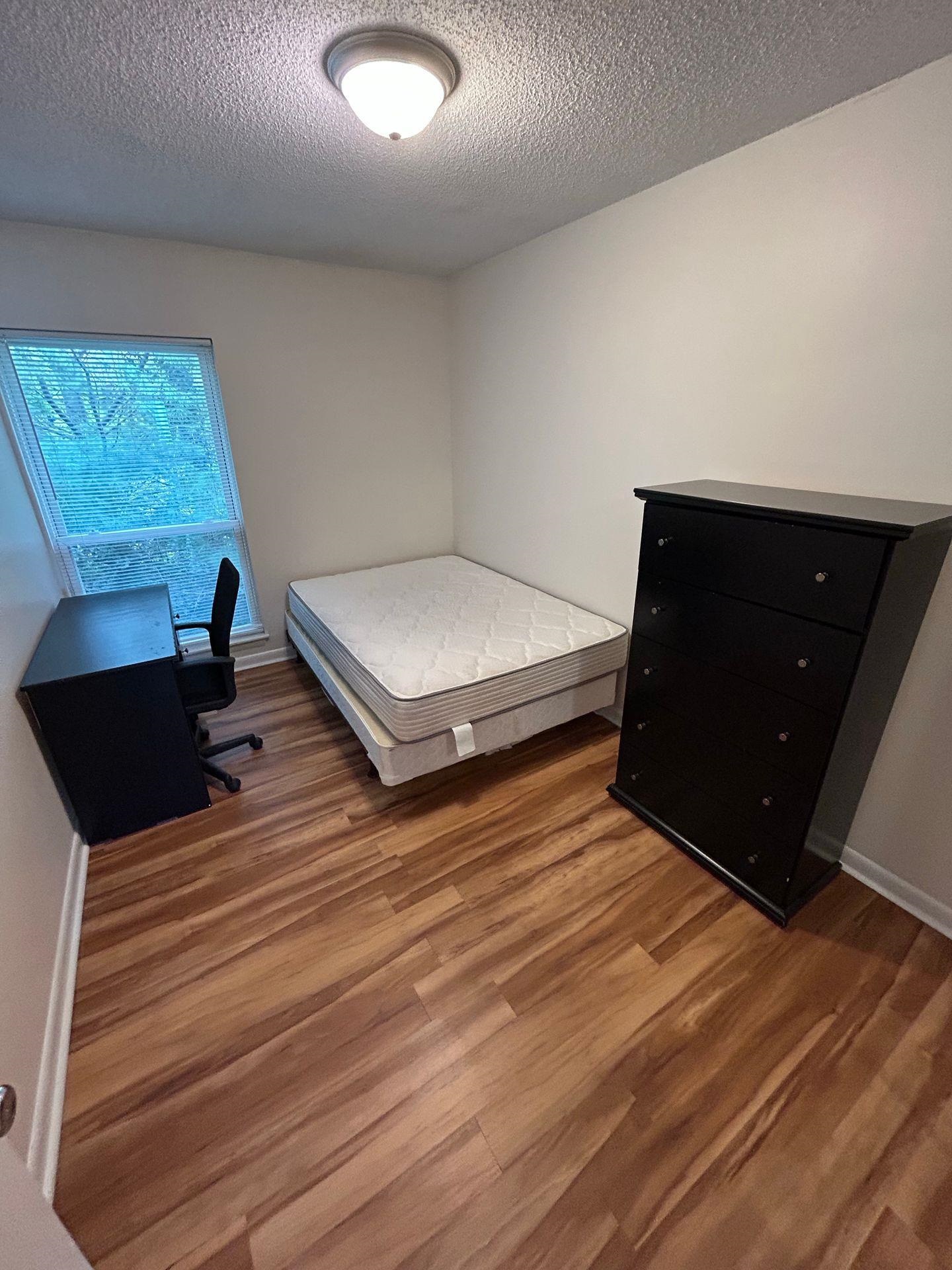 1336 BRADLEY DR, HARRISONBURG, Virginia 22801, 4 Bedrooms Bedrooms, ,2 BathroomsBathrooms,Residential,1336 BRADLEY DR,673098 MLS # 673098