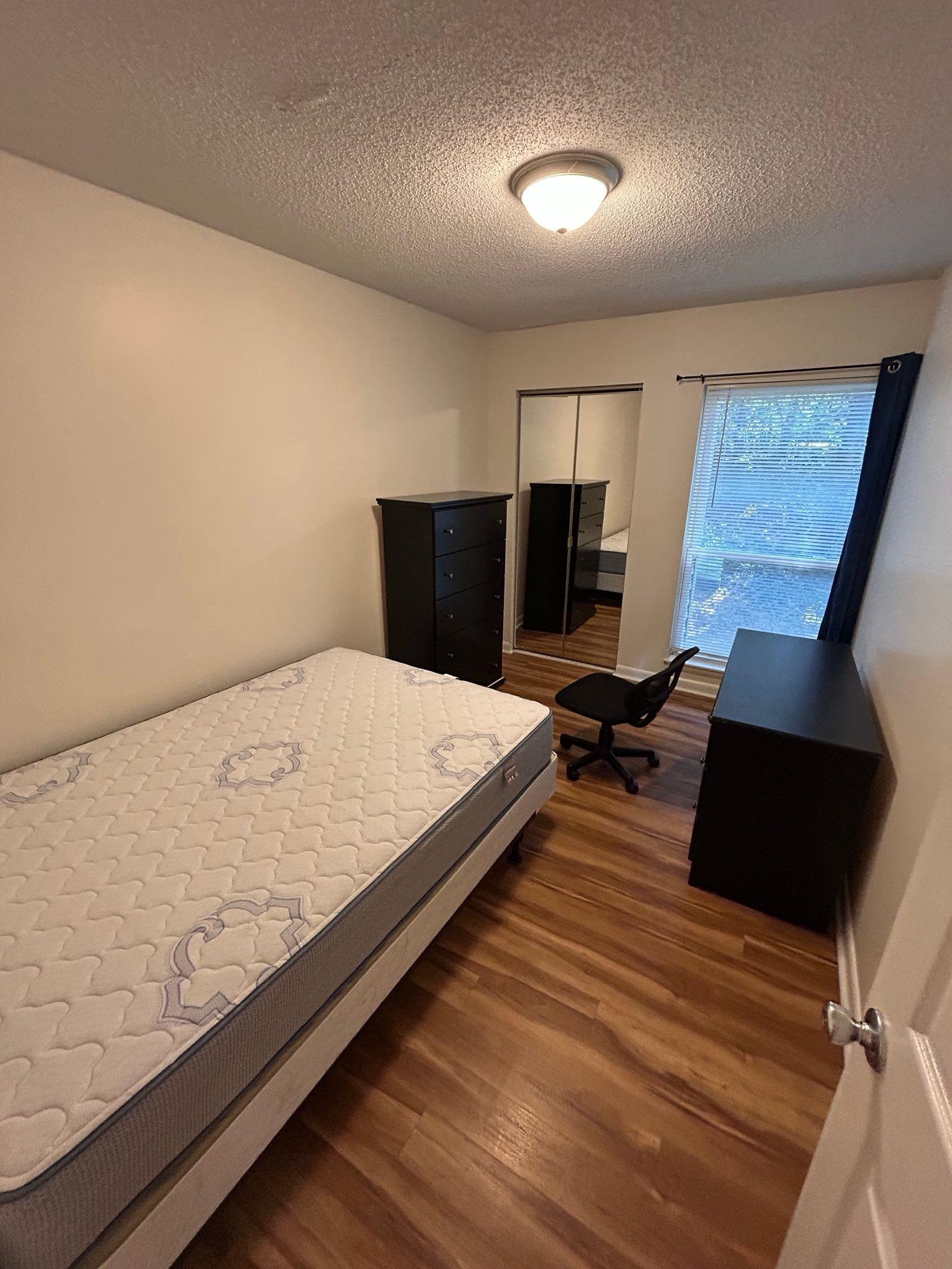 1336 BRADLEY DR, HARRISONBURG, Virginia 22801, 4 Bedrooms Bedrooms, ,2 BathroomsBathrooms,Residential,1336 BRADLEY DR,673098 MLS # 673098