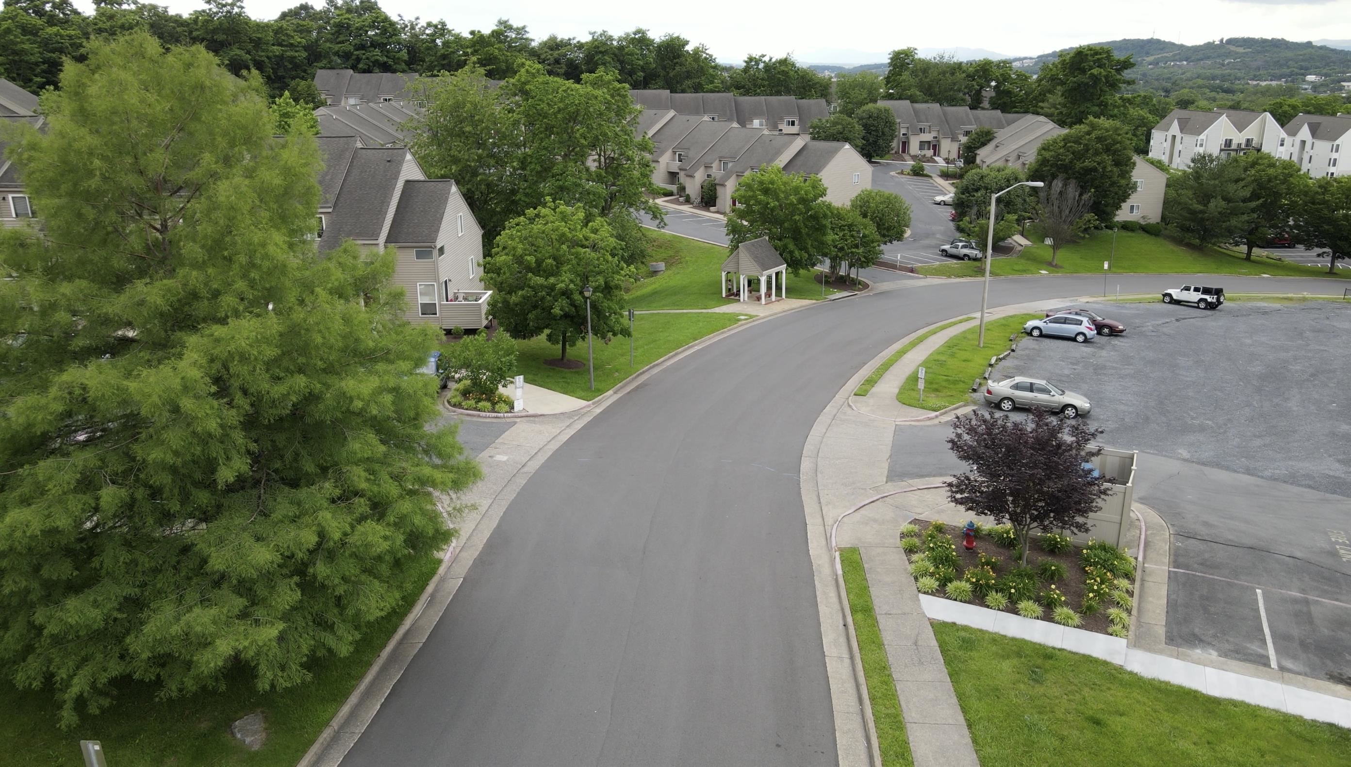 1336 BRADLEY DR, HARRISONBURG, Virginia 22801, 4 Bedrooms Bedrooms, ,2 BathroomsBathrooms,Residential,1336 BRADLEY DR,673098 MLS # 673098