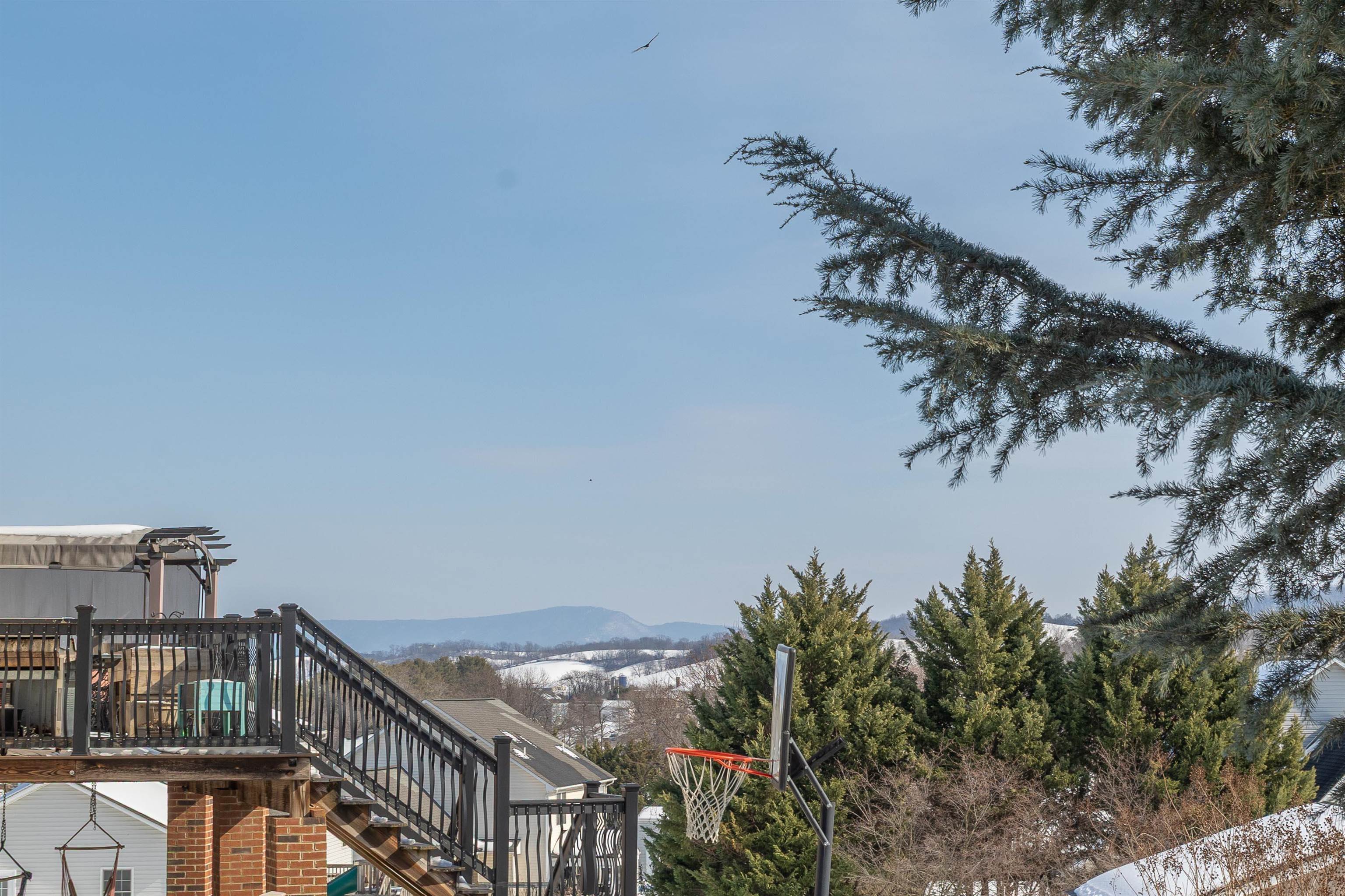 203 KESWICK CIR, DAYTON, Virginia 22821, 4 Bedrooms Bedrooms, ,2 BathroomsBathrooms,Residential,203 KESWICK CIR,673099 MLS # 673099