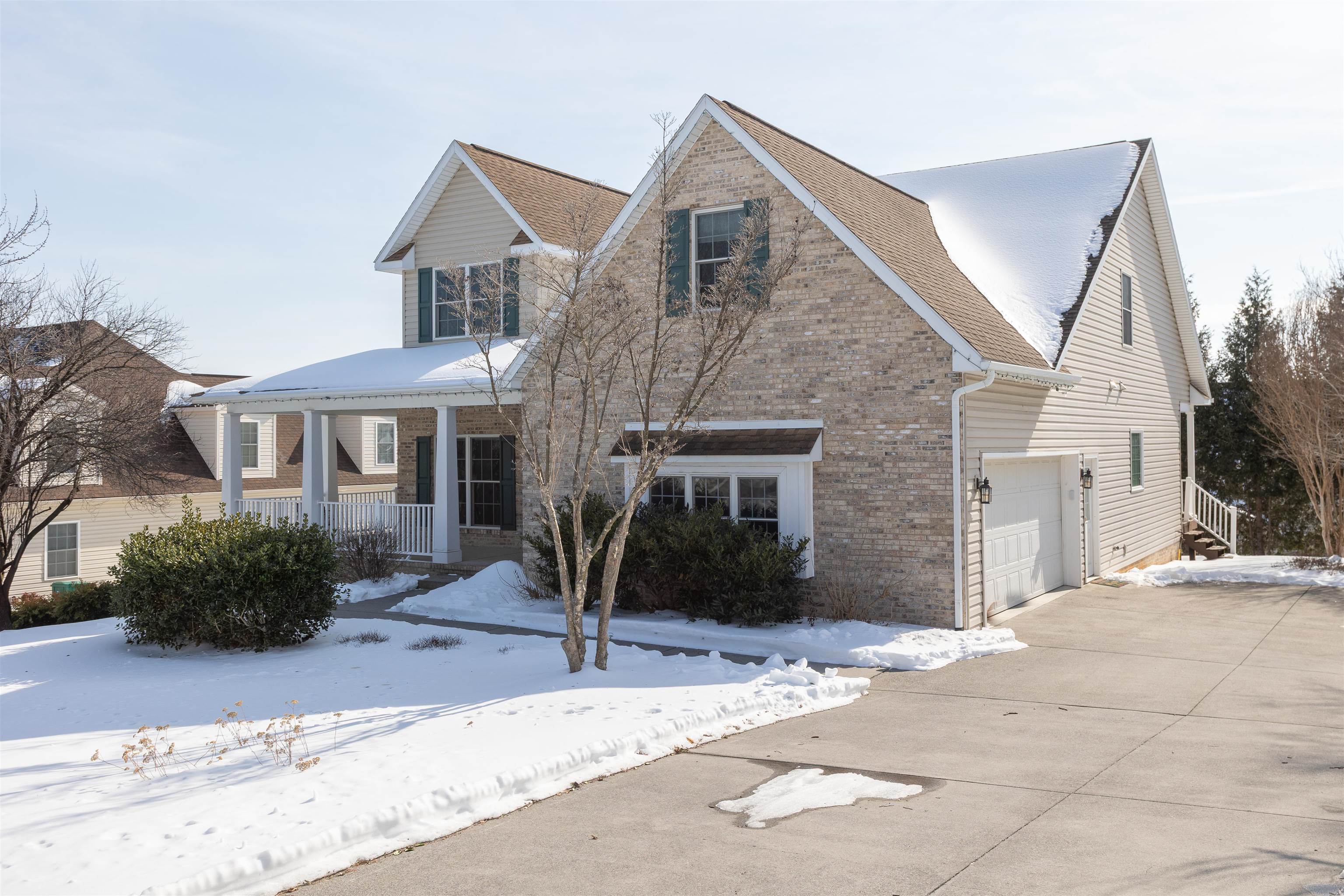 203 KESWICK CIR, DAYTON, Virginia 22821, 4 Bedrooms Bedrooms, ,2 BathroomsBathrooms,Residential,203 KESWICK CIR,673099 MLS # 673099