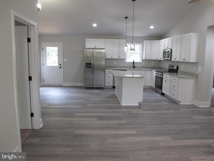 184 POPLAR LN, COLONIAL BEACH, Virginia 22443, 3 Bedrooms Bedrooms, 7 Rooms Rooms,2 BathroomsBathrooms,Residential,For sale,184 POPLAR LN,VAWE2010134 MLS # VAWE2010134