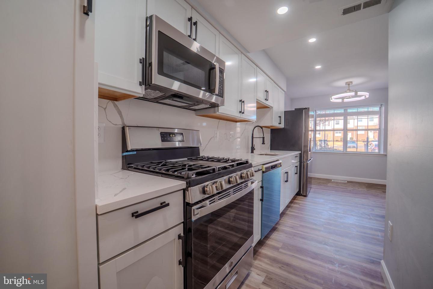 4415 ENSBROOK LN, WOODBRIDGE, Virginia 22193, 3 Bedrooms Bedrooms, ,3 BathroomsBathrooms,Residential,For sale,4415 ENSBROOK LN,VAPW2109570 MLS # VAPW2109570