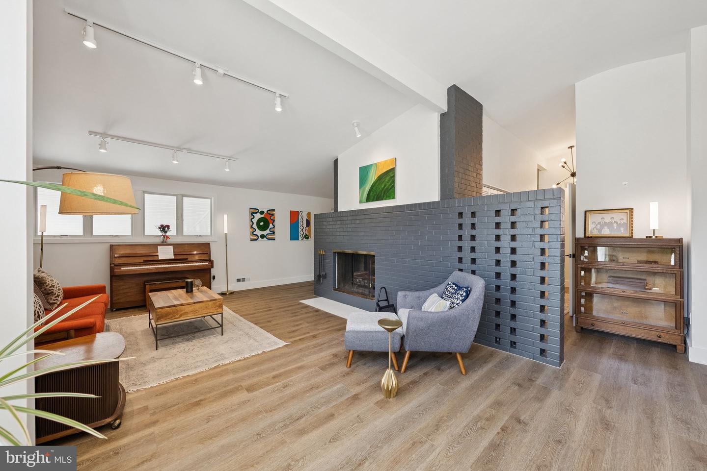 8611 CAMDEN ST, ALEXANDRIA, Virginia 22308, 4 Bedrooms Bedrooms, ,2 BathroomsBathrooms,Residential,For sale,8611 CAMDEN ST,VAFX2284506 MLS # VAFX2284506