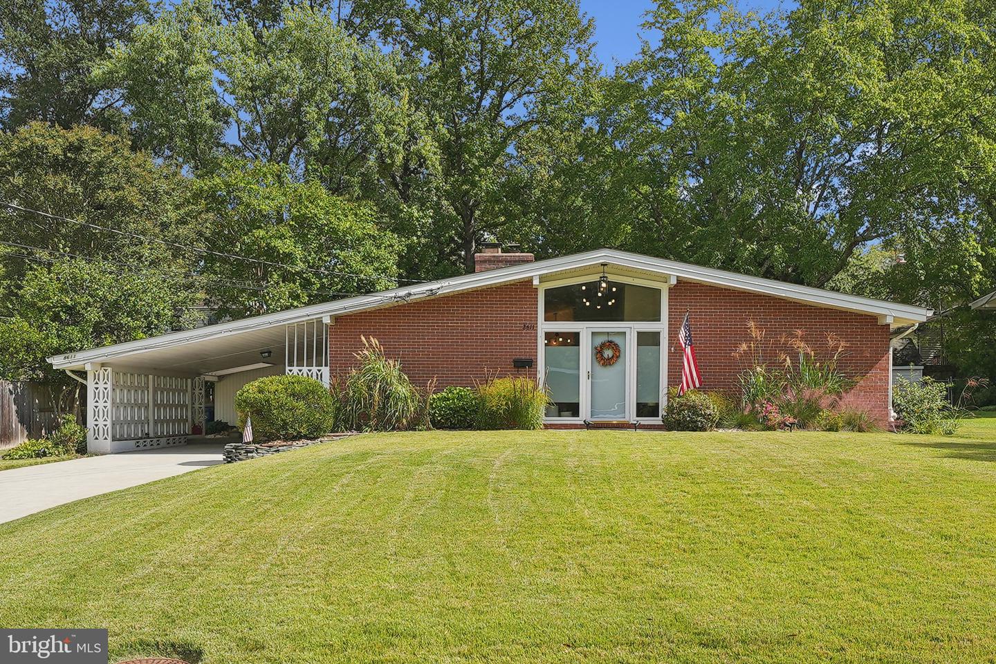 8611 CAMDEN ST, ALEXANDRIA, Virginia 22308, 4 Bedrooms Bedrooms, ,2 BathroomsBathrooms,Residential,For sale,8611 CAMDEN ST,VAFX2284506 MLS # VAFX2284506