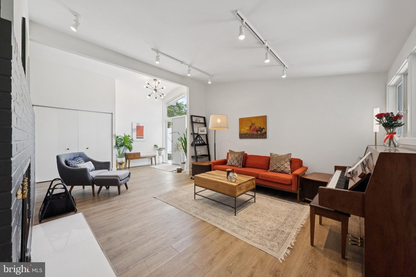 8611 CAMDEN ST, ALEXANDRIA, Virginia 22308, 4 Bedrooms Bedrooms, ,2 BathroomsBathrooms,Residential,For sale,8611 CAMDEN ST,VAFX2284506 MLS # VAFX2284506