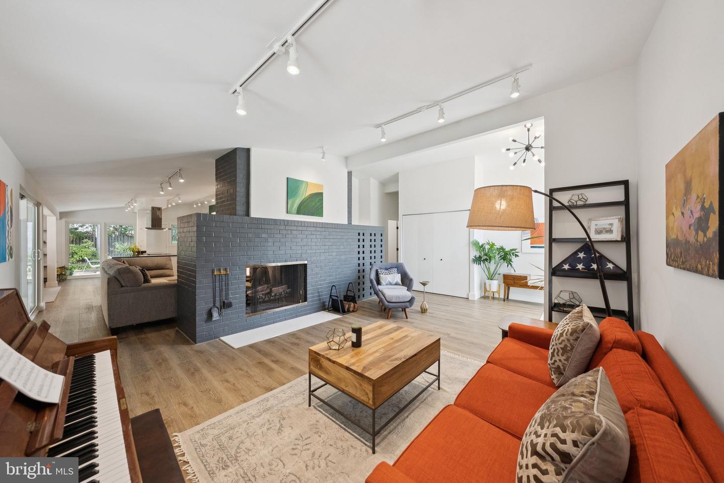 8611 CAMDEN ST, ALEXANDRIA, Virginia 22308, 4 Bedrooms Bedrooms, ,2 BathroomsBathrooms,Residential,For sale,8611 CAMDEN ST,VAFX2284506 MLS # VAFX2284506