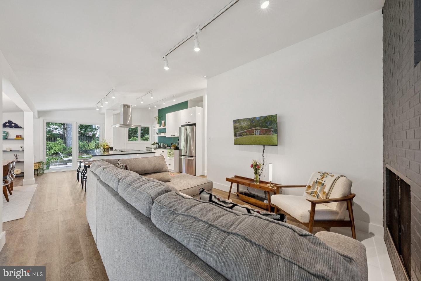 8611 CAMDEN ST, ALEXANDRIA, Virginia 22308, 4 Bedrooms Bedrooms, ,2 BathroomsBathrooms,Residential,For sale,8611 CAMDEN ST,VAFX2284506 MLS # VAFX2284506