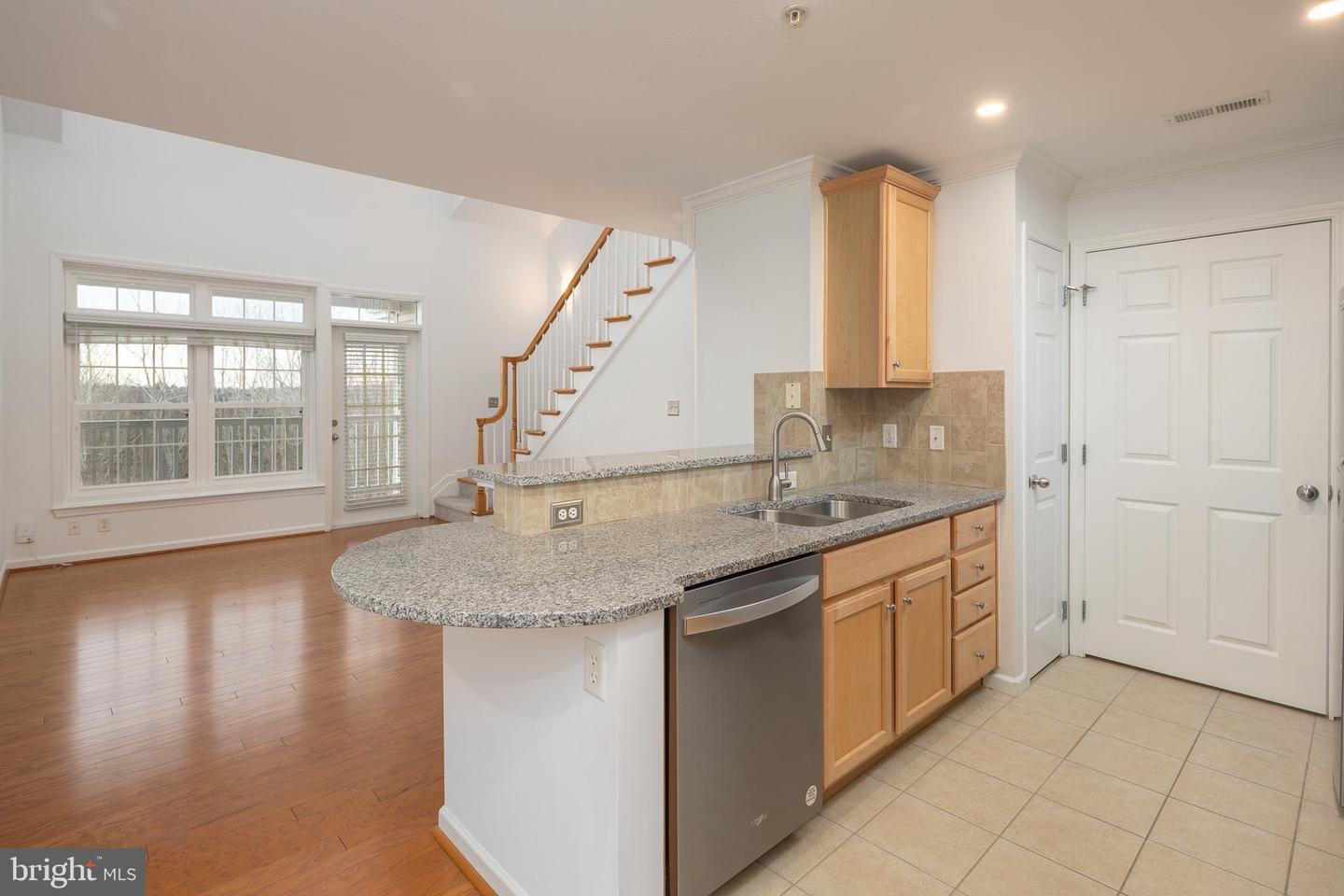 512 SUNSET VIEW TER SE #402, LEESBURG, Virginia 20175, 1 Bedroom Bedrooms, 2 Rooms Rooms,1 BathroomBathrooms,Residential,For sale,512 SUNSET VIEW TER SE #402,VALO2113504 MLS # VALO2113504