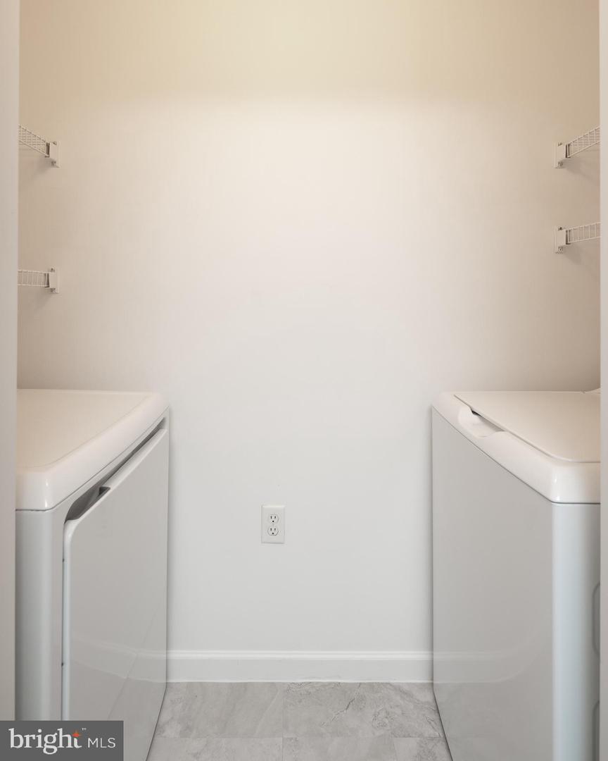 512 SUNSET VIEW TER SE #402, LEESBURG, Virginia 20175, 1 Bedroom Bedrooms, 2 Rooms Rooms,1 BathroomBathrooms,Residential,For sale,512 SUNSET VIEW TER SE #402,VALO2113504 MLS # VALO2113504