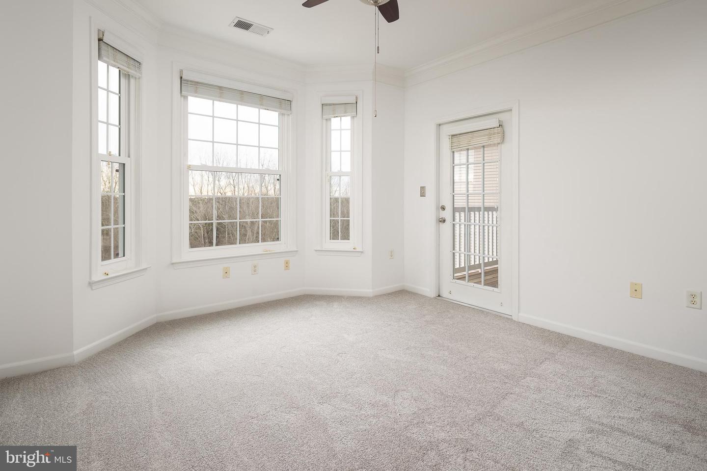 512 SUNSET VIEW TER SE #402, LEESBURG, Virginia 20175, 1 Bedroom Bedrooms, 2 Rooms Rooms,1 BathroomBathrooms,Residential,For sale,512 SUNSET VIEW TER SE #402,VALO2113504 MLS # VALO2113504