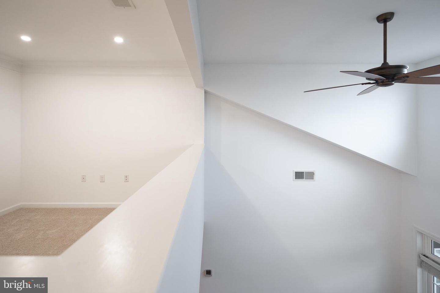 512 SUNSET VIEW TER SE #402, LEESBURG, Virginia 20175, 1 Bedroom Bedrooms, 2 Rooms Rooms,1 BathroomBathrooms,Residential,For sale,512 SUNSET VIEW TER SE #402,VALO2113504 MLS # VALO2113504