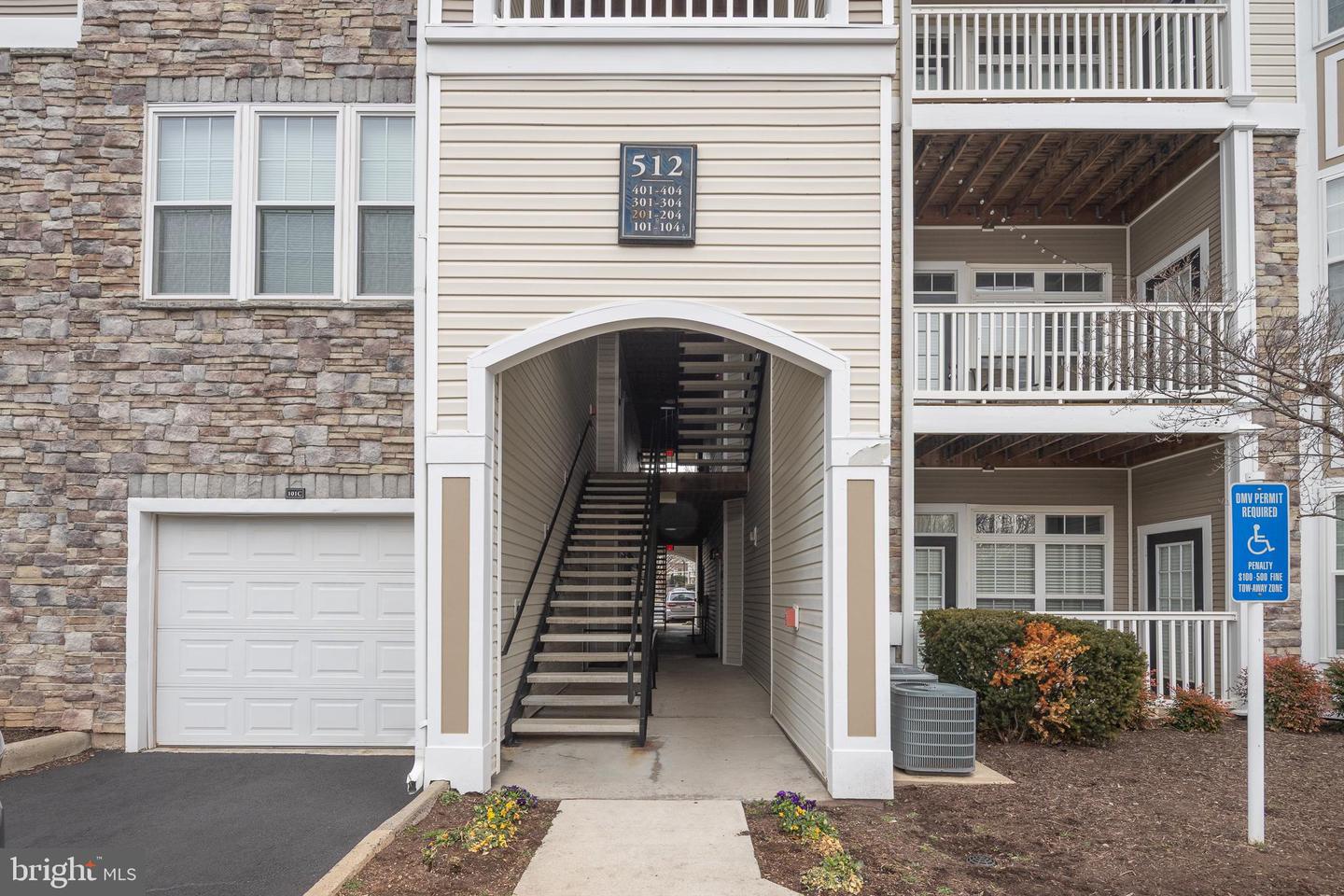 512 SUNSET VIEW TER SE #402, LEESBURG, Virginia 20175, 1 Bedroom Bedrooms, 2 Rooms Rooms,1 BathroomBathrooms,Residential,For sale,512 SUNSET VIEW TER SE #402,VALO2113504 MLS # VALO2113504