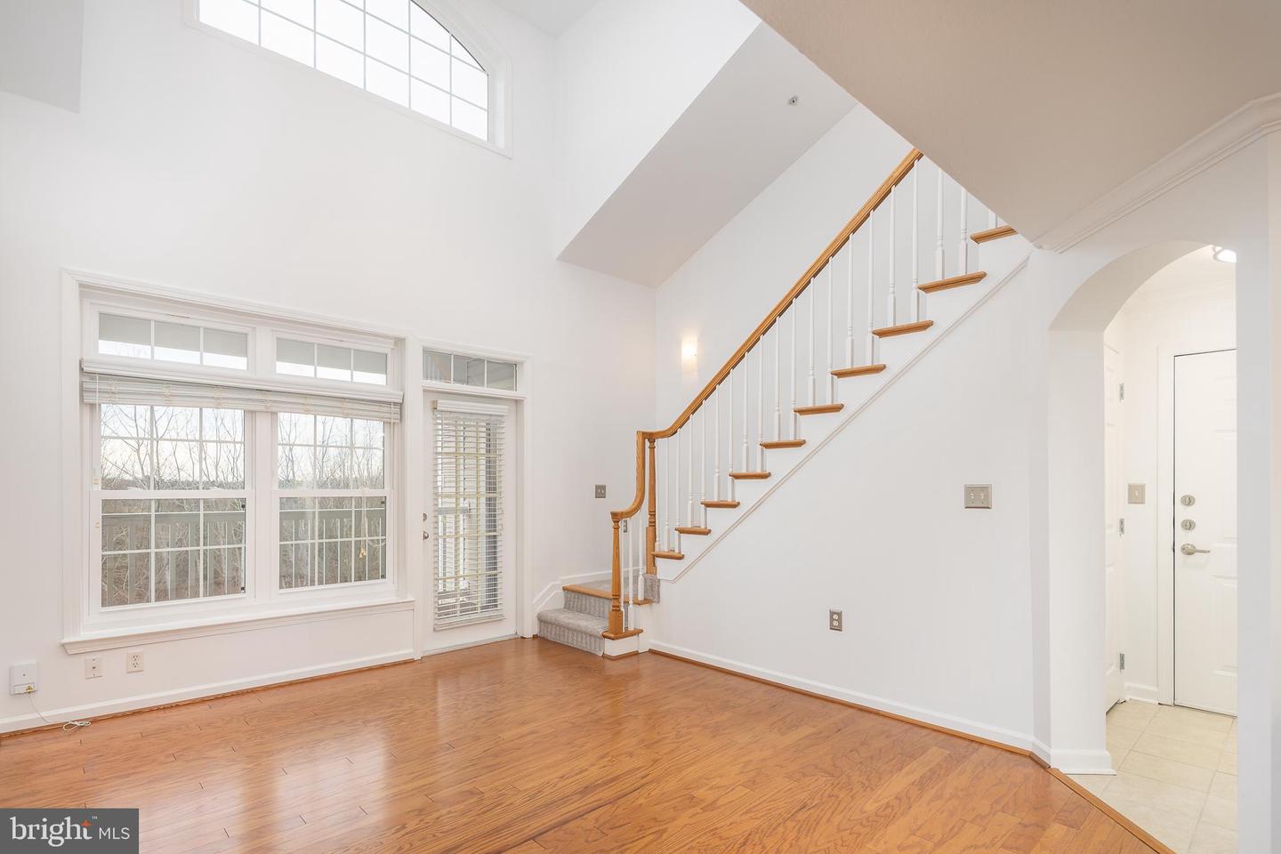 512 SUNSET VIEW TER SE #402, LEESBURG, Virginia 20175, 1 Bedroom Bedrooms, 2 Rooms Rooms,1 BathroomBathrooms,Residential,For sale,512 SUNSET VIEW TER SE #402,VALO2113504 MLS # VALO2113504