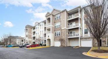 512 SUNSET VIEW TER SE #402, LEESBURG, Virginia 20175, 1 Bedroom Bedrooms, 2 Rooms Rooms,1 BathroomBathrooms,Residential,For sale,512 SUNSET VIEW TER SE #402,VALO2113504 MLS # VALO2113504