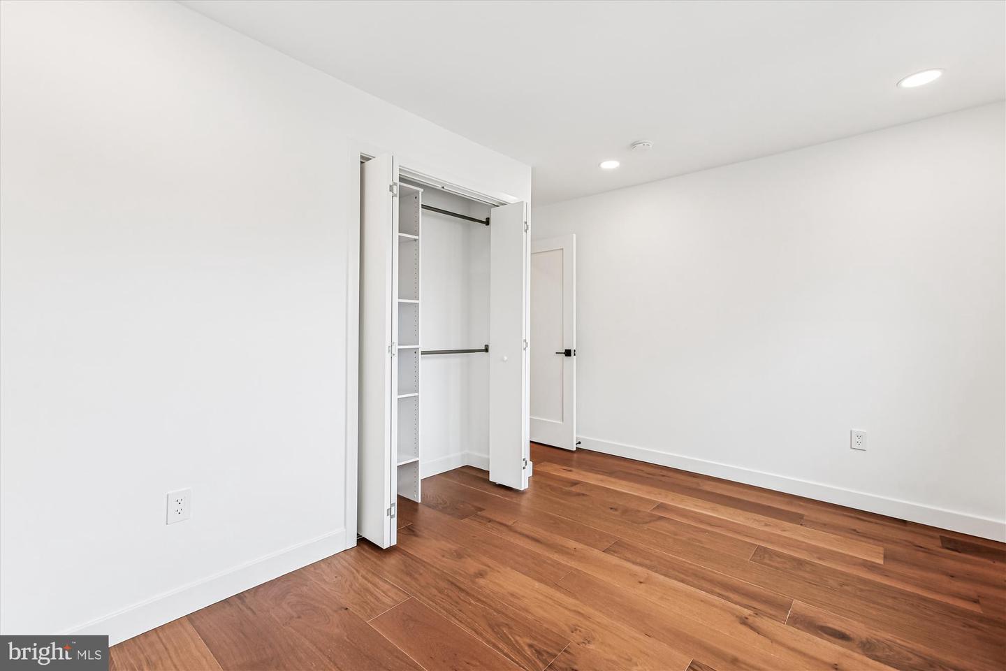 218 15TH ST NE, WASHINGTON, District Of Columbia 20002, 4 Bedrooms Bedrooms, ,3 BathroomsBathrooms,Residential,For sale,218 15TH ST NE,DCDC2240376 MLS # DCDC2240376