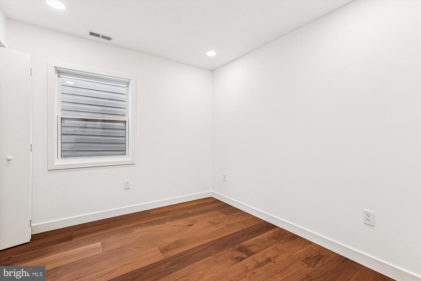 218 15TH ST NE, WASHINGTON, District Of Columbia 20002, 4 Bedrooms Bedrooms, ,3 BathroomsBathrooms,Residential,For sale,218 15TH ST NE,DCDC2240376 MLS # DCDC2240376