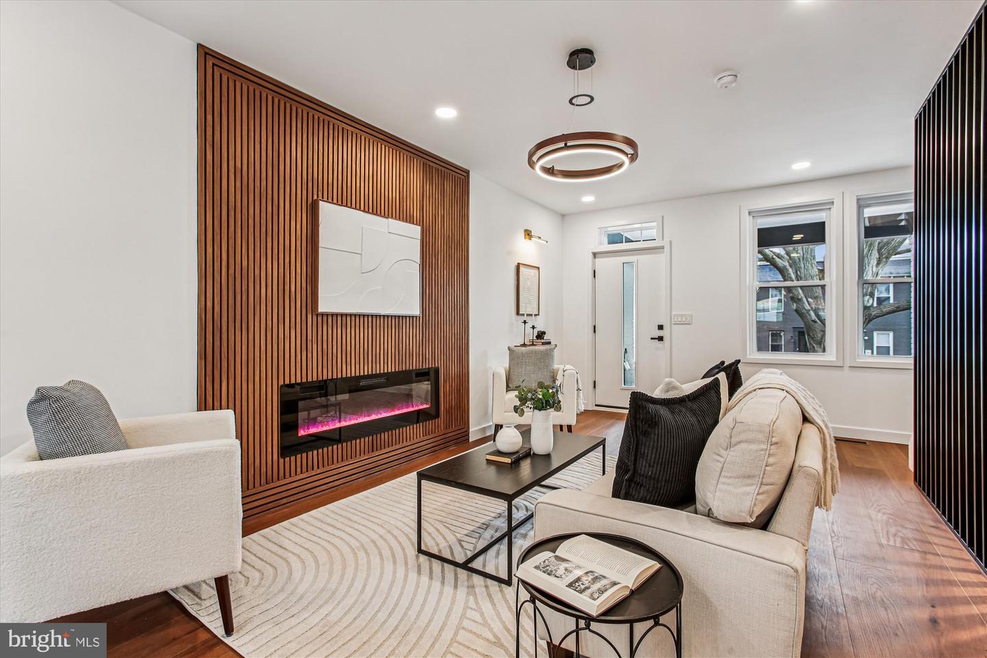 218 15TH ST NE, WASHINGTON, District Of Columbia 20002, 4 Bedrooms Bedrooms, ,3 BathroomsBathrooms,Residential,For sale,218 15TH ST NE,DCDC2240376 MLS # DCDC2240376