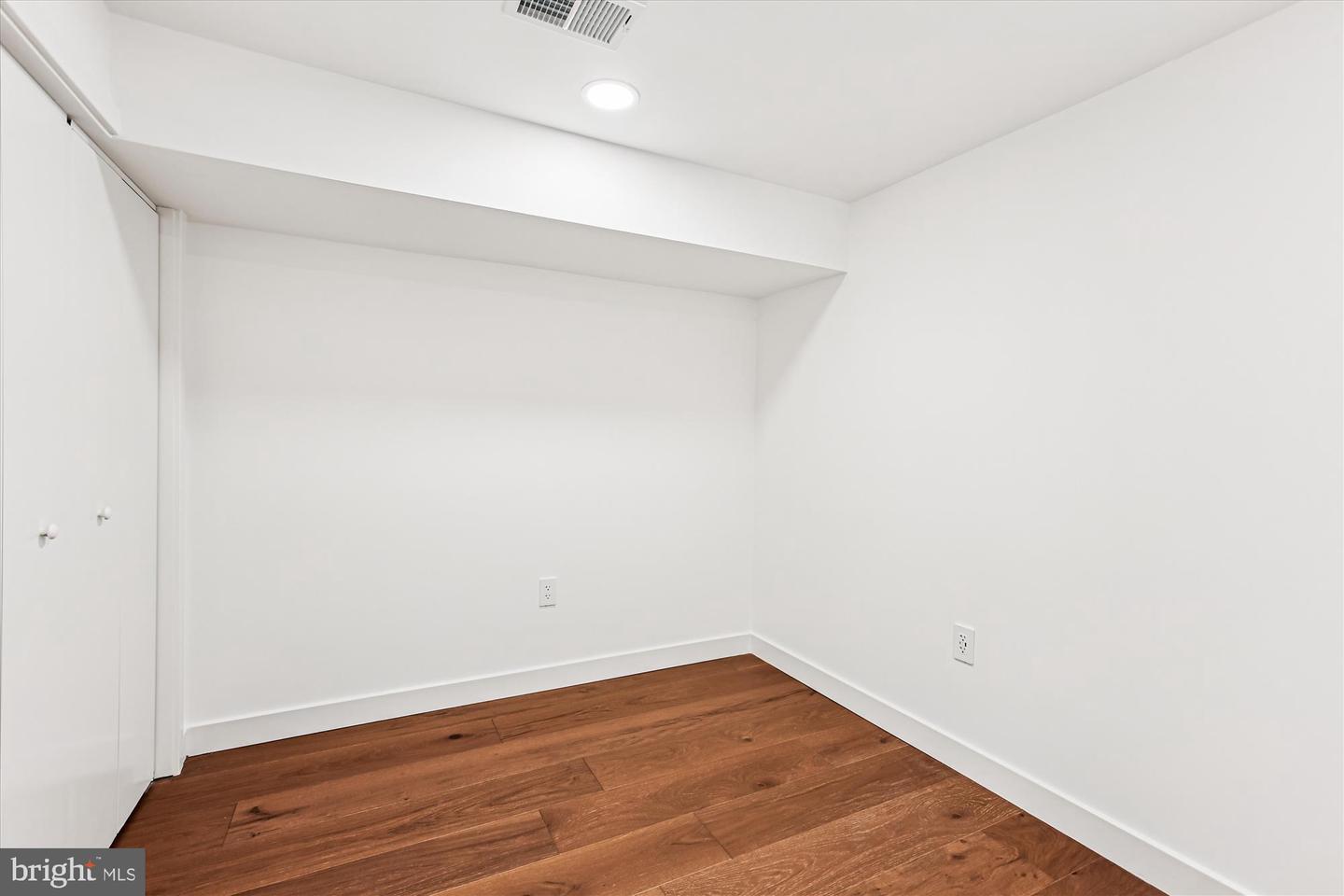 218 15TH ST NE, WASHINGTON, District Of Columbia 20002, 4 Bedrooms Bedrooms, ,3 BathroomsBathrooms,Residential,For sale,218 15TH ST NE,DCDC2240376 MLS # DCDC2240376