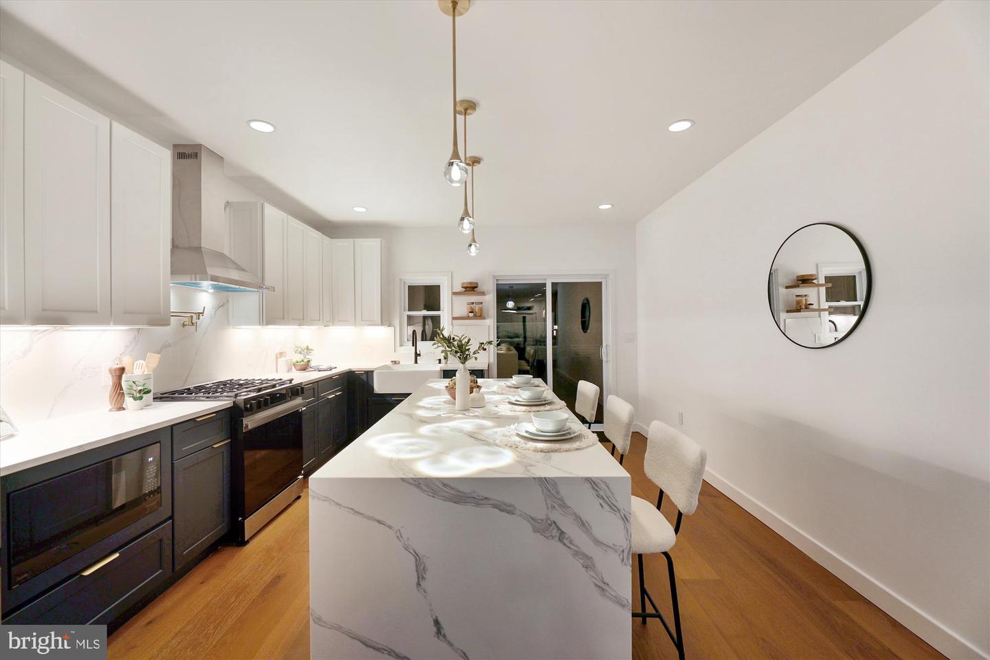 218 15TH ST NE, WASHINGTON, District Of Columbia 20002, 4 Bedrooms Bedrooms, ,3 BathroomsBathrooms,Residential,For sale,218 15TH ST NE,DCDC2240376 MLS # DCDC2240376