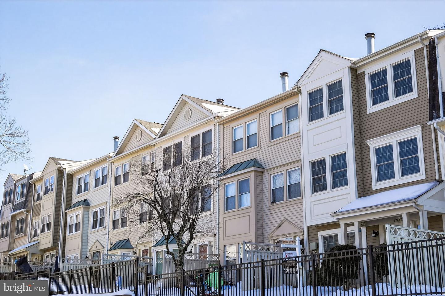 12125 SALEMTOWN DR, WOODBRIDGE, Virginia 22192, 3 Bedrooms Bedrooms, 9 Rooms Rooms,2 BathroomsBathrooms,Residential,For sale,12125 SALEMTOWN DR,VAPW2110394 MLS # VAPW2110394