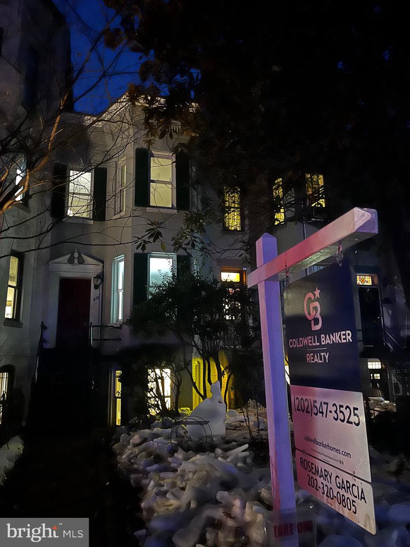 812 NORTH CAROLINA AVE SE, WASHINGTON, District Of Columbia 20003, 4 Bedrooms Bedrooms, ,3 BathroomsBathrooms,Residential,For sale,812 NORTH CAROLINA AVE SE,DCDC2242014 MLS # DCDC2242014