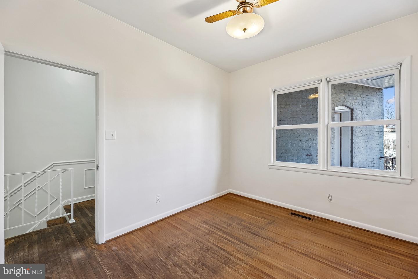 812 NORTH CAROLINA AVE SE, WASHINGTON, District Of Columbia 20003, 4 Bedrooms Bedrooms, ,3 BathroomsBathrooms,Residential,For sale,812 NORTH CAROLINA AVE SE,DCDC2242014 MLS # DCDC2242014