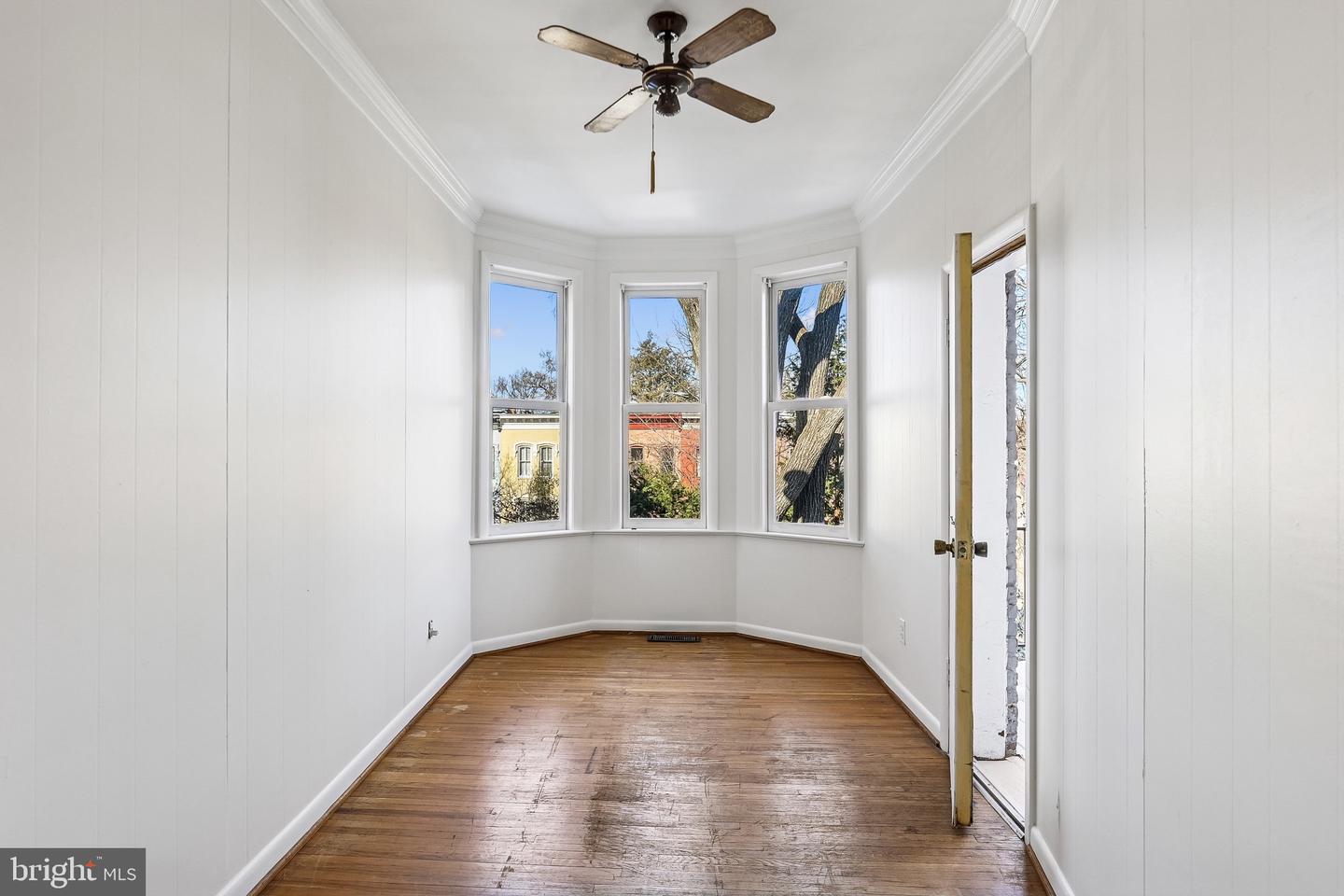 812 NORTH CAROLINA AVE SE, WASHINGTON, District Of Columbia 20003, 4 Bedrooms Bedrooms, ,3 BathroomsBathrooms,Residential,For sale,812 NORTH CAROLINA AVE SE,DCDC2242014 MLS # DCDC2242014