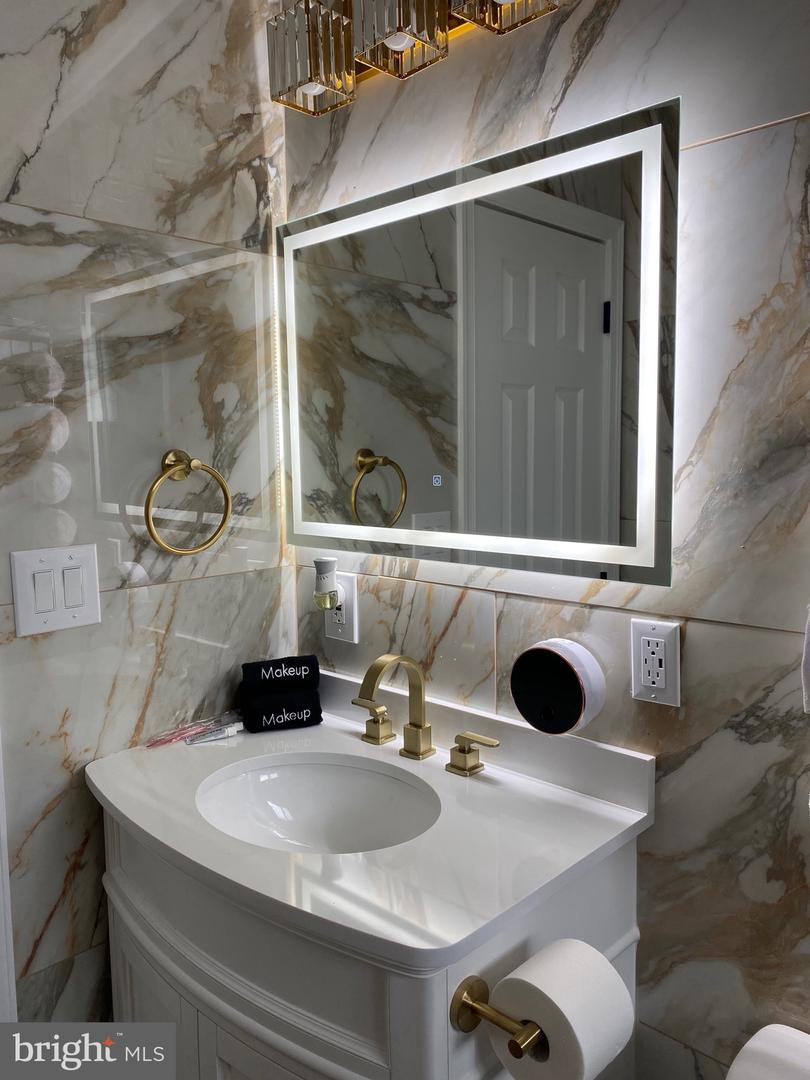 104 PRINCE CHARLES LN, DUMFRIES, Virginia 22026, 3 Bedrooms Bedrooms, ,2 BathroomsBathrooms,Residential,For sale,104 PRINCE CHARLES LN,VAPW2111008 MLS # VAPW2111008