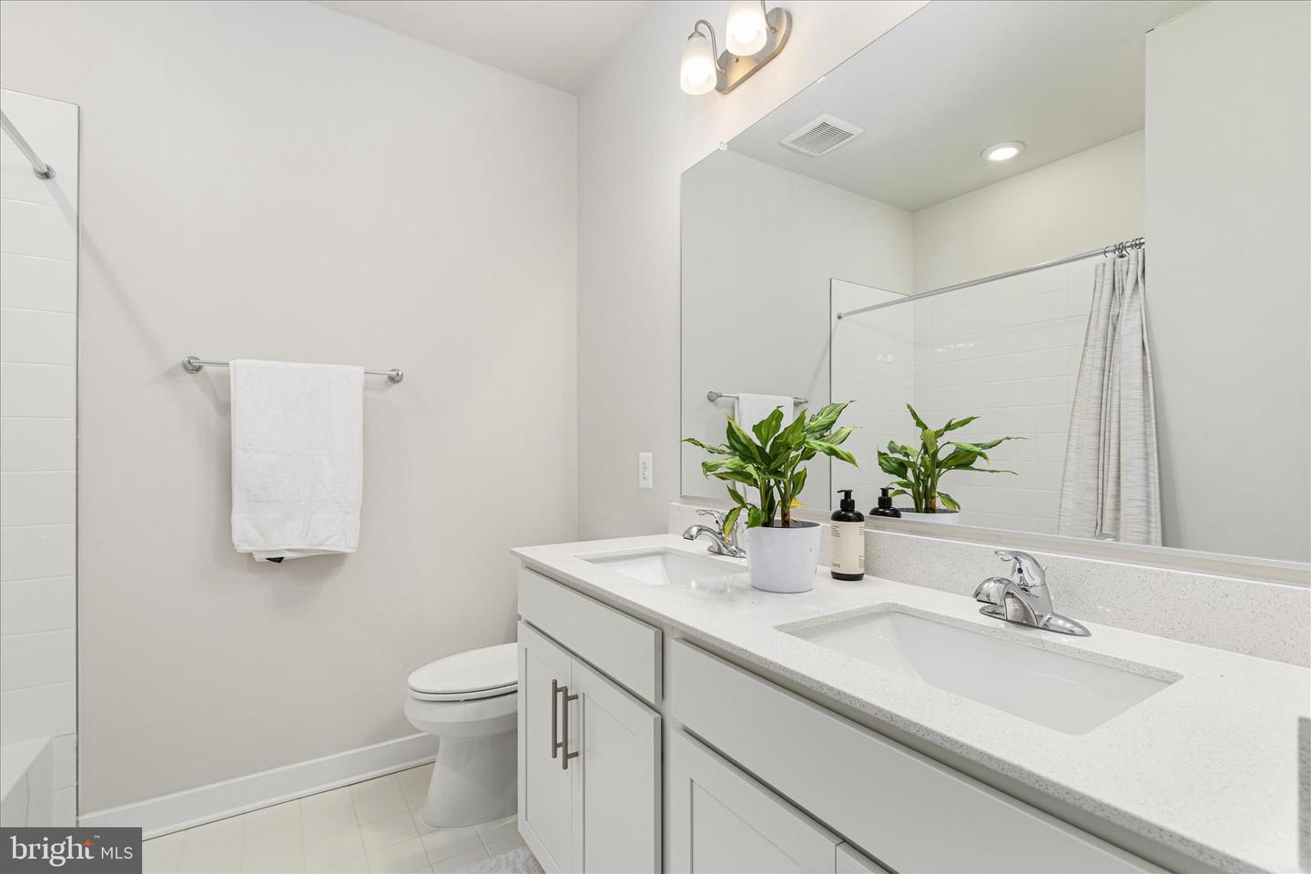 20835 OWENMORE TER, STERLING, Virginia 20166, 3 Bedrooms Bedrooms, ,2 BathroomsBathrooms,Residential,For sale,20835 OWENMORE TER,VALO2114674 MLS # VALO2114674