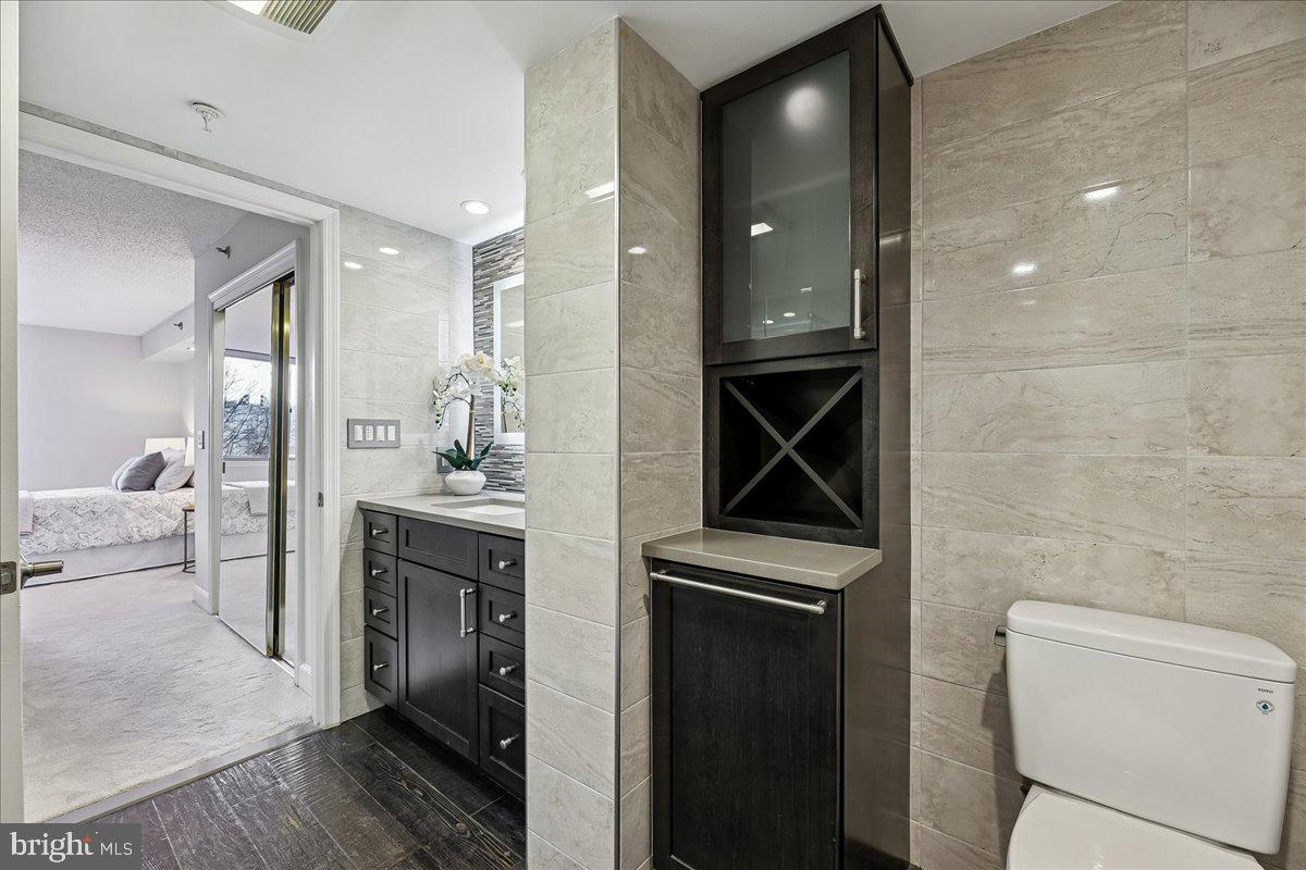 1276 N WAYNE ST #418, ARLINGTON, Virginia 22201, 2 Bedrooms Bedrooms, ,2 BathroomsBathrooms,Residential,For sale,1276 N WAYNE ST #418,VAAR2068236 MLS # VAAR2068236