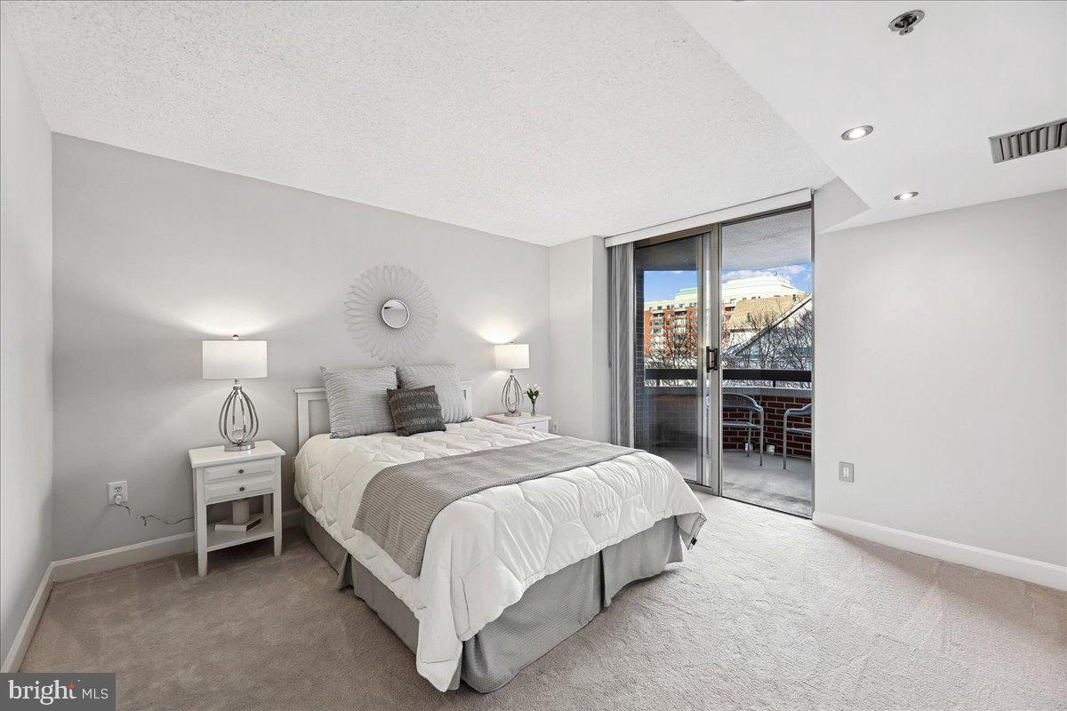 1276 N WAYNE ST #418, ARLINGTON, Virginia 22201, 2 Bedrooms Bedrooms, ,2 BathroomsBathrooms,Residential,For sale,1276 N WAYNE ST #418,VAAR2068236 MLS # VAAR2068236