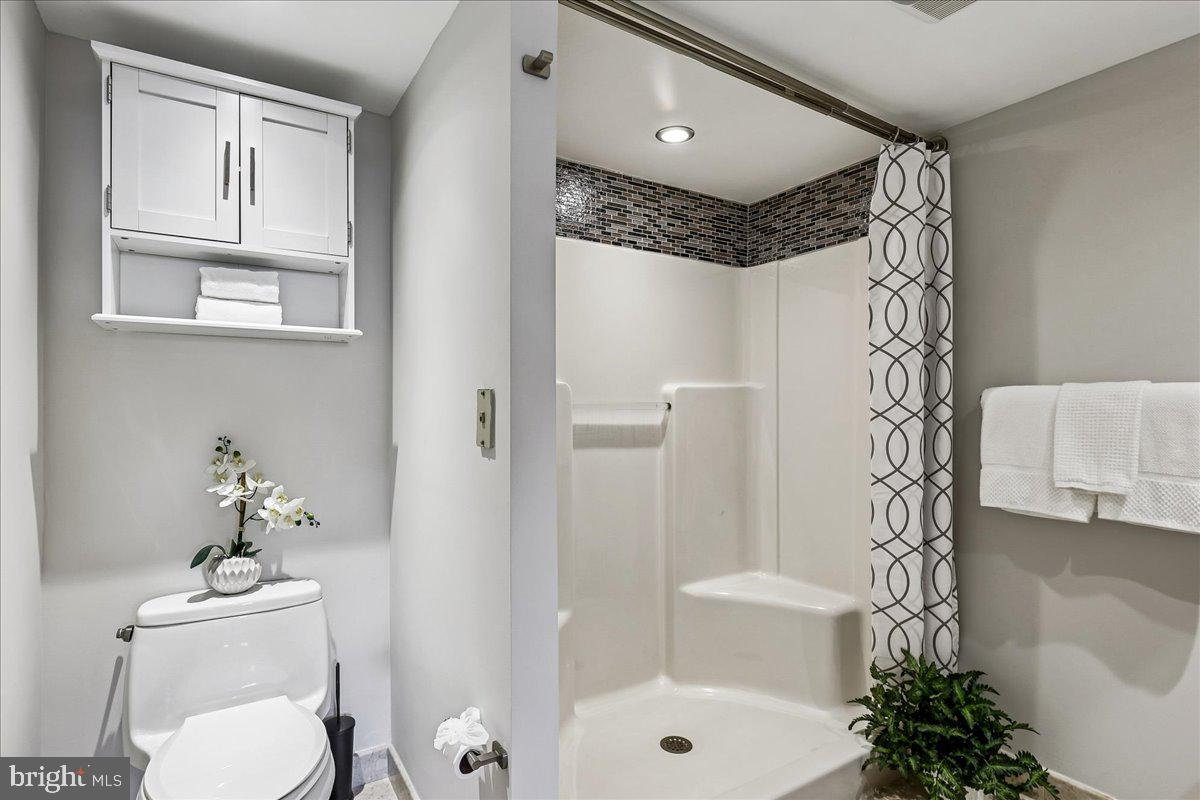 1276 N WAYNE ST #418, ARLINGTON, Virginia 22201, 2 Bedrooms Bedrooms, ,2 BathroomsBathrooms,Residential,For sale,1276 N WAYNE ST #418,VAAR2068236 MLS # VAAR2068236