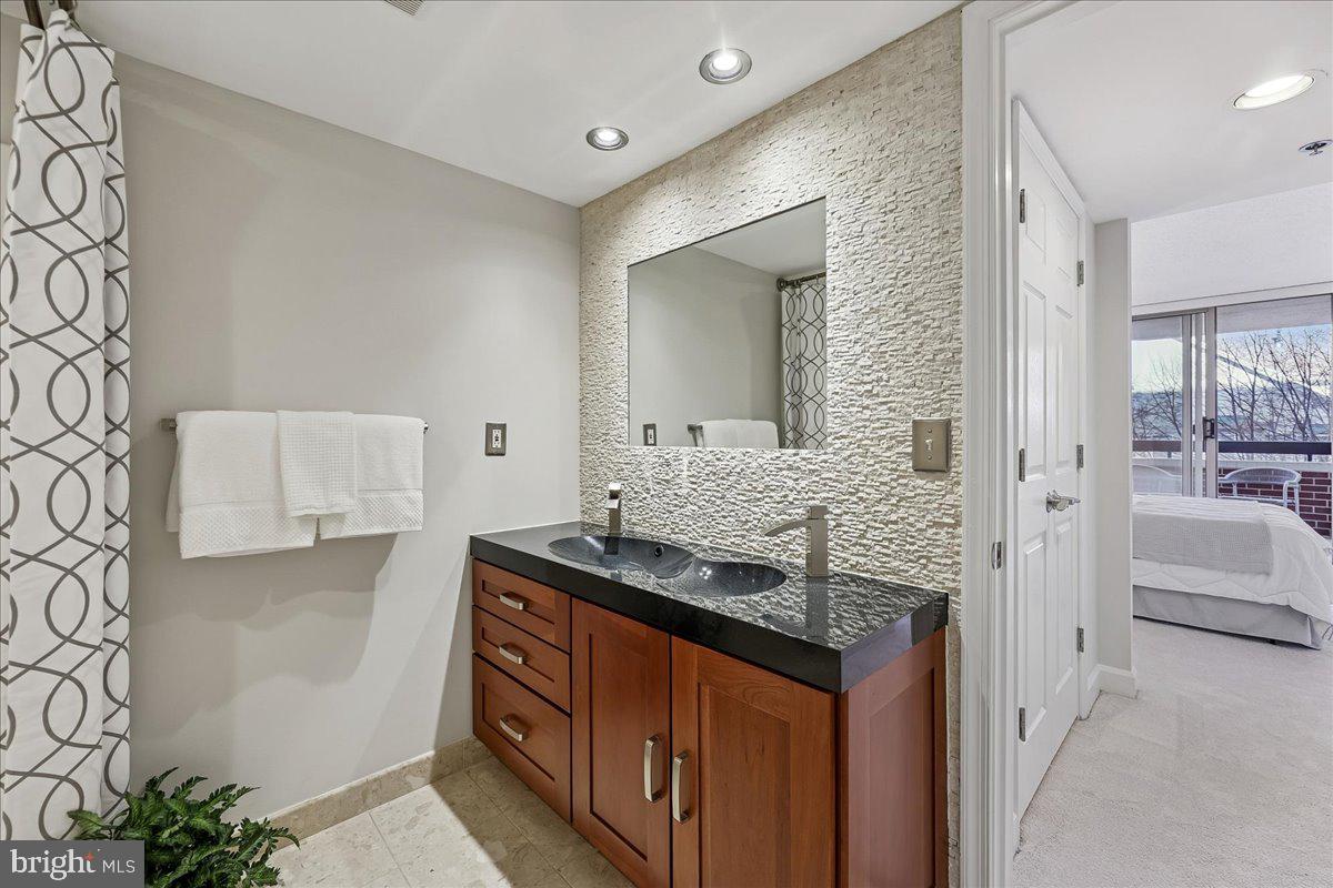 1276 N WAYNE ST #418, ARLINGTON, Virginia 22201, 2 Bedrooms Bedrooms, ,2 BathroomsBathrooms,Residential,For sale,1276 N WAYNE ST #418,VAAR2068236 MLS # VAAR2068236