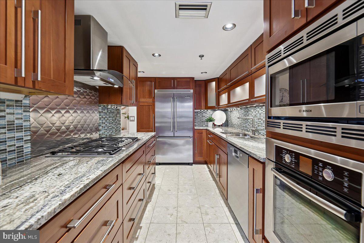 1276 N WAYNE ST #418, ARLINGTON, Virginia 22201, 2 Bedrooms Bedrooms, ,2 BathroomsBathrooms,Residential,For sale,1276 N WAYNE ST #418,VAAR2068236 MLS # VAAR2068236