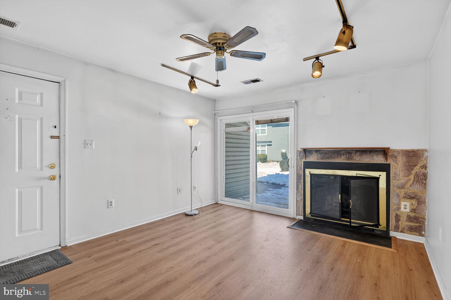 8605 BEEKMAN PL #A, ALEXANDRIA, Virginia 22309, 2 Bedrooms Bedrooms, ,2 BathroomsBathrooms,Residential,For sale,8605 BEEKMAN PL #A,VAFX2288026 MLS # VAFX2288026