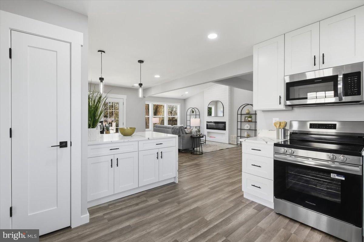 4529 FLINTSTONE RD, ALEXANDRIA, Virginia 22306, 5 Bedrooms Bedrooms, 8 Rooms Rooms,3 BathroomsBathrooms,Residential,For sale,4529 FLINTSTONE RD,VAFX2288112 MLS # VAFX2288112