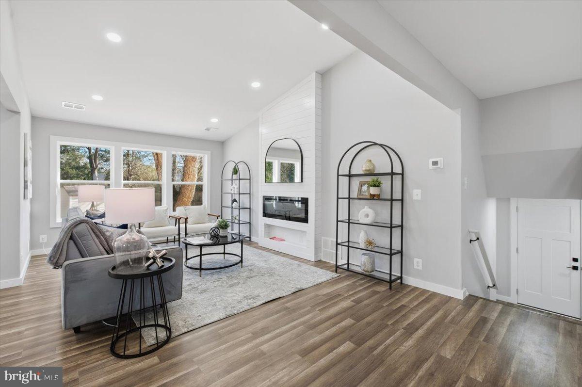 4529 FLINTSTONE RD, ALEXANDRIA, Virginia 22306, 5 Bedrooms Bedrooms, 8 Rooms Rooms,3 BathroomsBathrooms,Residential,For sale,4529 FLINTSTONE RD,VAFX2288112 MLS # VAFX2288112