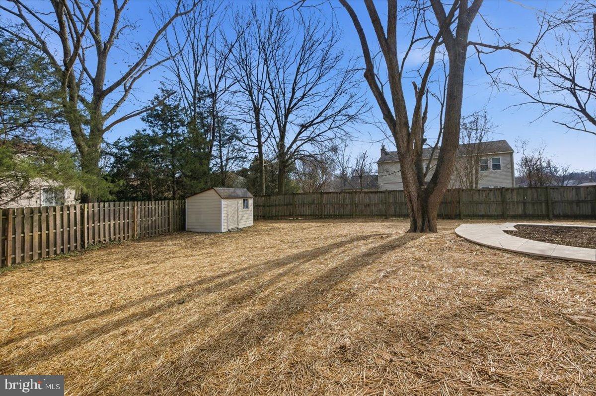 4529 FLINTSTONE RD, ALEXANDRIA, Virginia 22306, 5 Bedrooms Bedrooms, 8 Rooms Rooms,3 BathroomsBathrooms,Residential,For sale,4529 FLINTSTONE RD,VAFX2288112 MLS # VAFX2288112