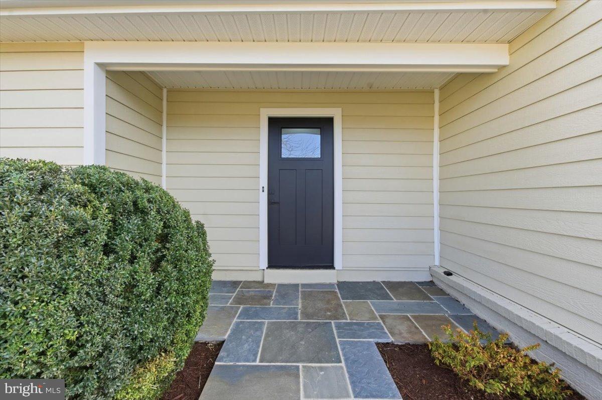 4529 FLINTSTONE RD, ALEXANDRIA, Virginia 22306, 5 Bedrooms Bedrooms, 8 Rooms Rooms,3 BathroomsBathrooms,Residential,For sale,4529 FLINTSTONE RD,VAFX2288112 MLS # VAFX2288112