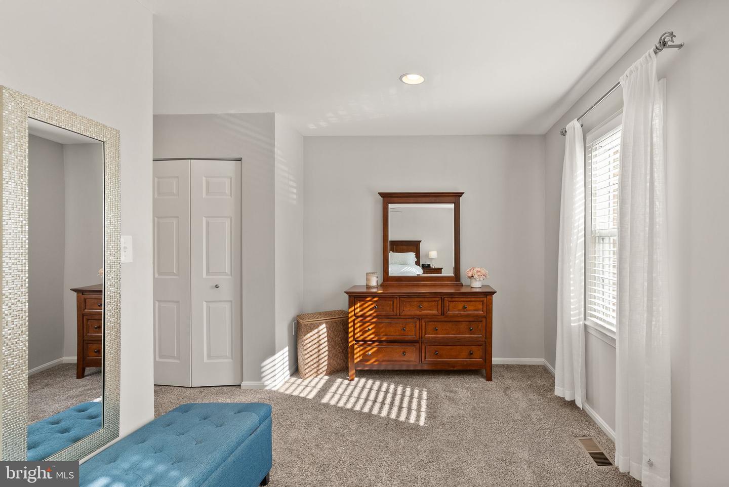 9660 MASTERWORKS DR, VIENNA, Virginia 22181, 3 Bedrooms Bedrooms, ,3 BathroomsBathrooms,Residential,For sale,9660 MASTERWORKS DR,VAFX2288460 MLS # VAFX2288460