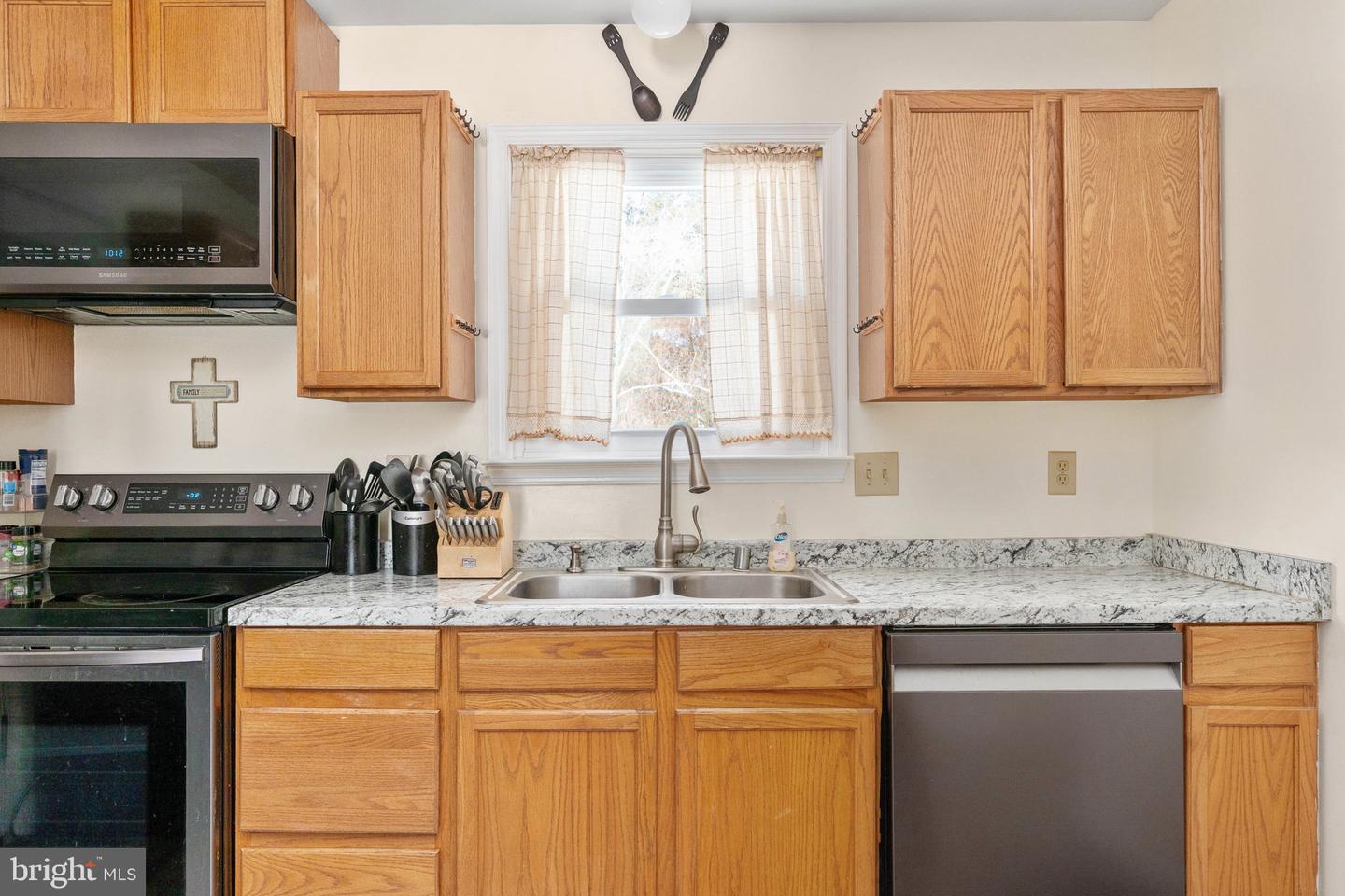 2 PLEASURE CT, STAFFORD, Virginia 22556, 4 Bedrooms Bedrooms, ,3 BathroomsBathrooms,Residential,For sale,2 PLEASURE CT,VAST2045768 MLS # VAST2045768