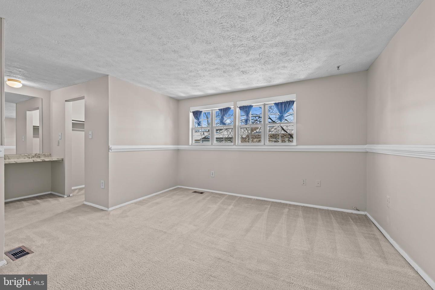 8392 SHADY GROVE CIR, MANASSAS, Virginia 20110, 3 Bedrooms Bedrooms, ,2 BathroomsBathrooms,Residential,For sale,8392 SHADY GROVE CIR,VAMN2010188 MLS # VAMN2010188