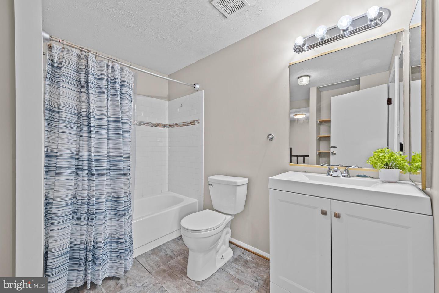 8392 SHADY GROVE CIR, MANASSAS, Virginia 20110, 3 Bedrooms Bedrooms, ,2 BathroomsBathrooms,Residential,For sale,8392 SHADY GROVE CIR,VAMN2010188 MLS # VAMN2010188