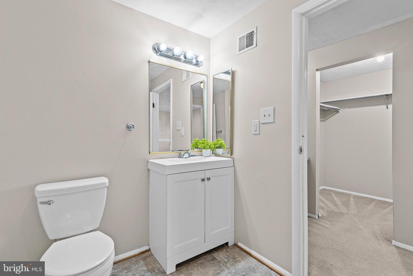 8392 SHADY GROVE CIR, MANASSAS, Virginia 20110, 3 Bedrooms Bedrooms, ,2 BathroomsBathrooms,Residential,For sale,8392 SHADY GROVE CIR,VAMN2010188 MLS # VAMN2010188