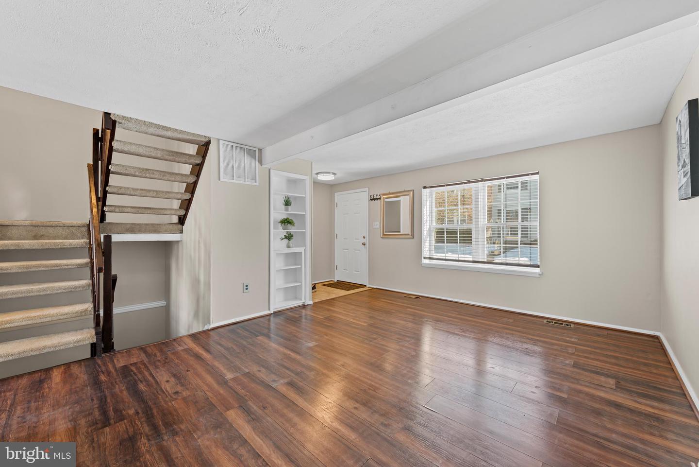 8392 SHADY GROVE CIR, MANASSAS, Virginia 20110, 3 Bedrooms Bedrooms, ,2 BathroomsBathrooms,Residential,For sale,8392 SHADY GROVE CIR,VAMN2010188 MLS # VAMN2010188